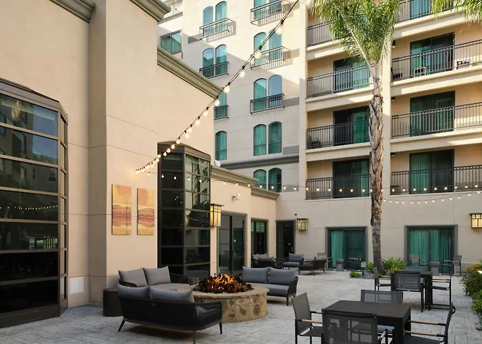 Courtyard By Marriott Los Angeles Old Town