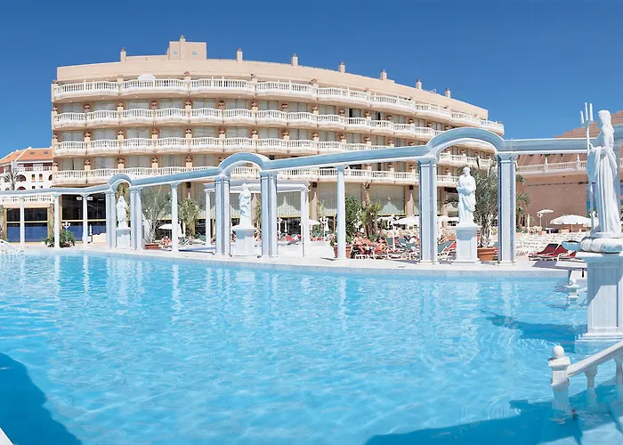 Hotels with tennis Cleopatra Palace