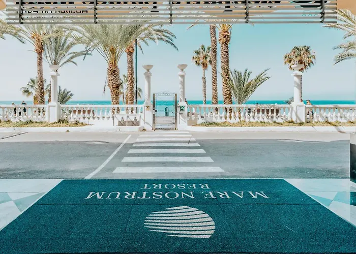 Hotels with tennis Cleopatra Palace