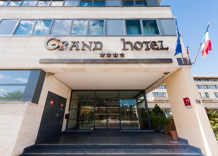 Hotel near College: Avignon Grand Hotel