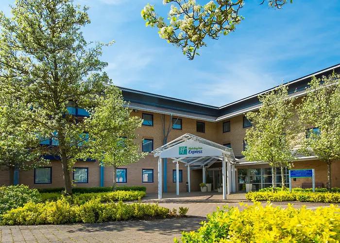 Family Friendly Hotels Holiday Inn Express Milton Keynes By Ihg