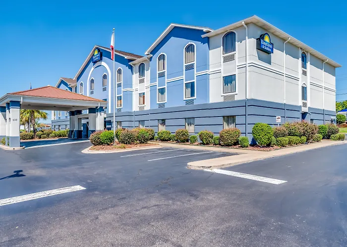 Days Inn & Suites By Wyndham Prattville-Montgomery