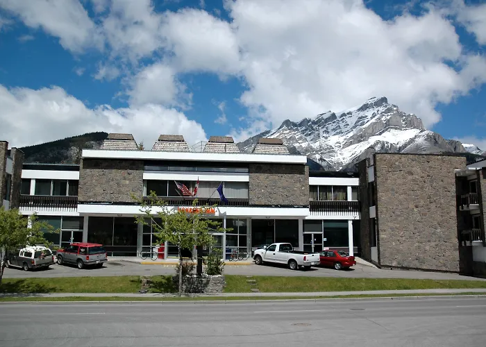 Cheap hotels Banff Voyager Inn