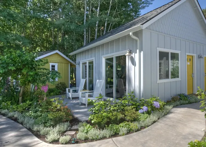 Luxury hotel only: Lithia Springs Resort
