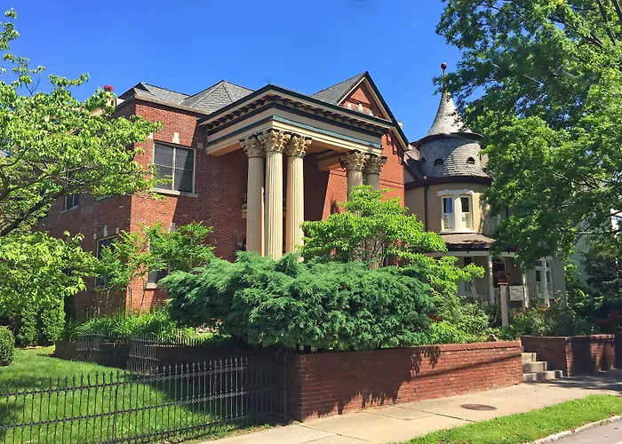 Lyndon House
