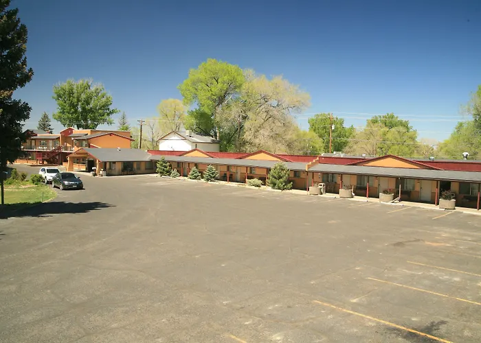 Motel: Black Canyon Motel