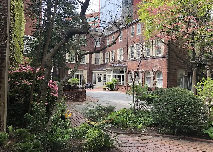 Morris House Hotel