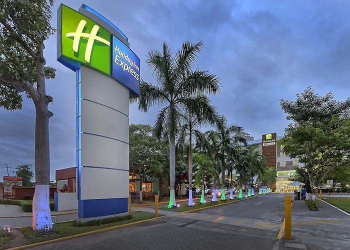 Hotel suites Holiday Inn Express Villahermosa By Ihg