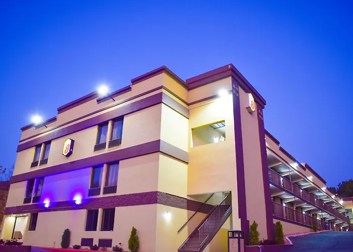 Motel: Super 8 By Wyndham Raleigh Downtown