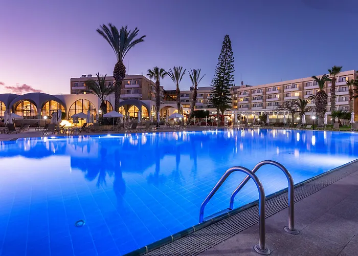 Hotel mit Tennis: Louis Phaethon Beach
