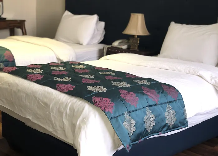Gondola Hotel & Suites