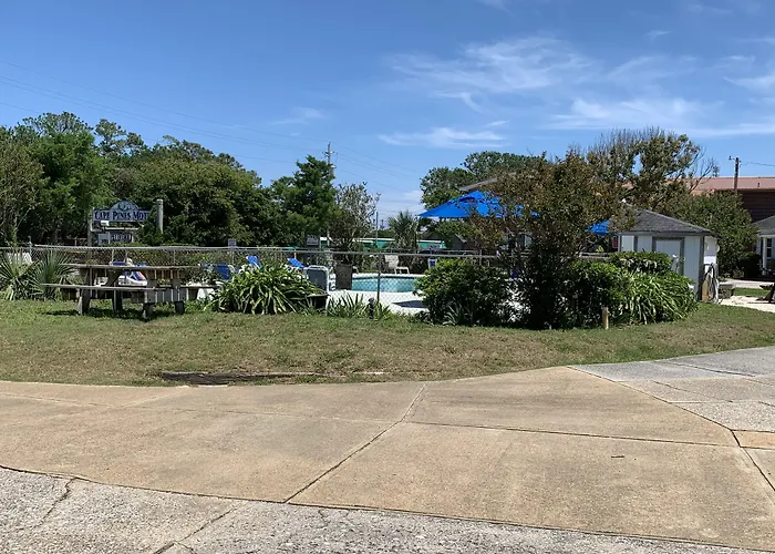 Cape Pines Motel
