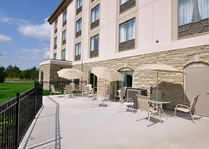 Holiday Inn Express Hotel & Suites Ottawa Airport By Ihg