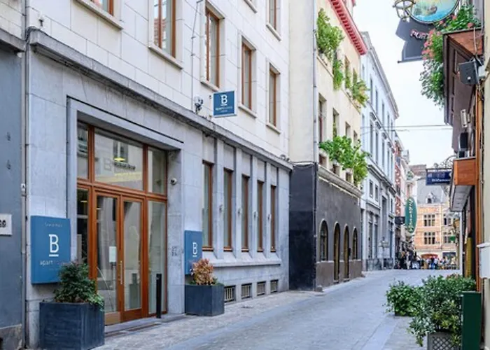 B- Grand Place