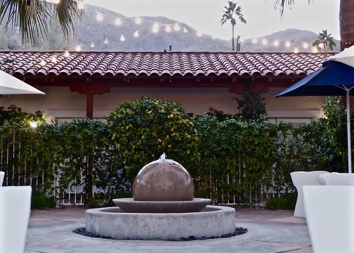 Romantic hotel: Alcazar Palm Springs