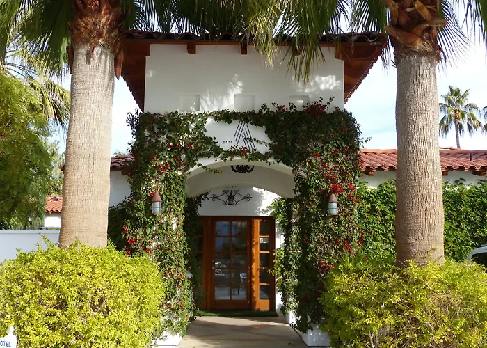 Romantic hotel: Alcazar Palm Springs