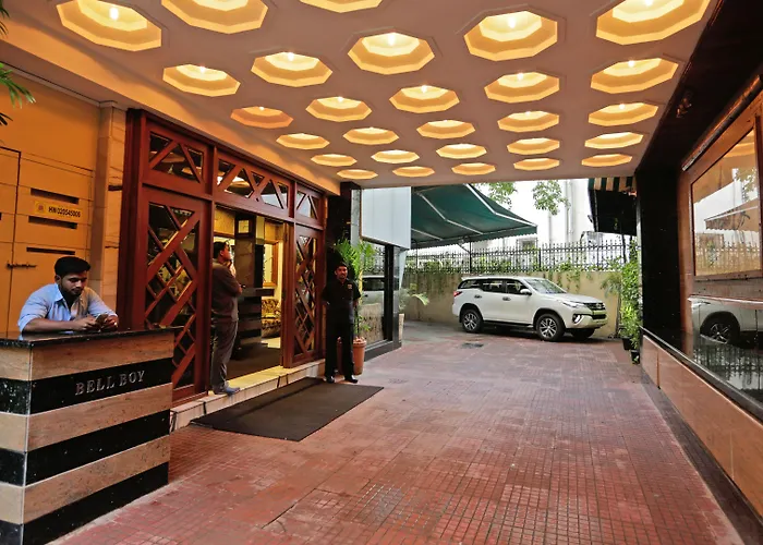 Hotel Metro Palace Bandra