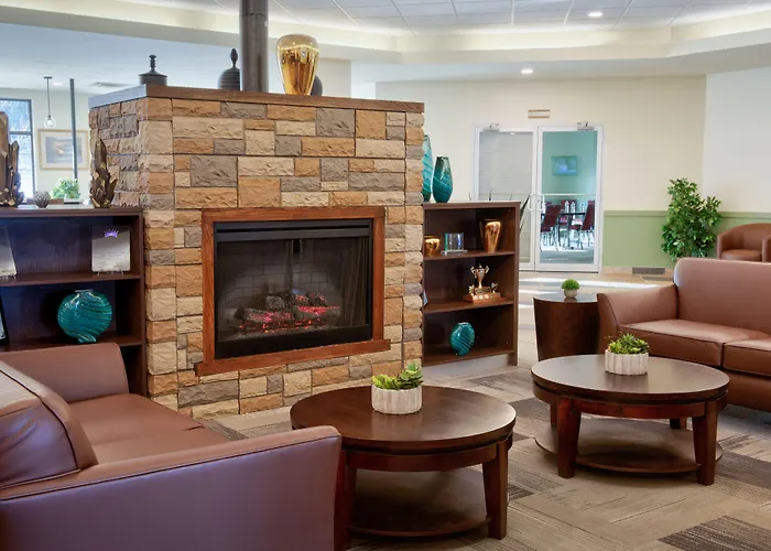 Hotel near College: Clearwater Hotel Ltd