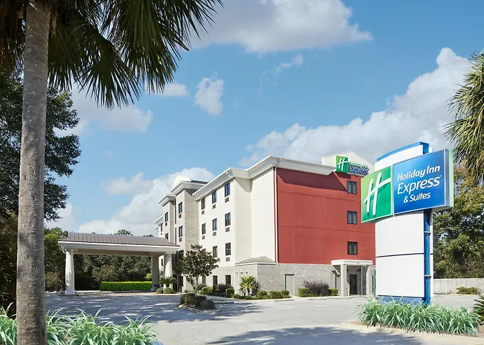 Jacuzzi hotel: Holiday Inn Express Hotel & Suites Pensacola-West Navy Base By Ihg