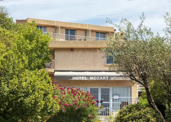 Hotel near College: Hotel Le Mozart