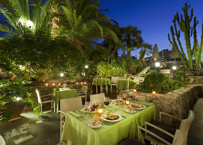 Resort: Seaside Sandy Beach