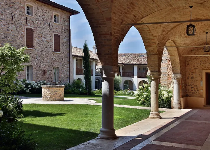 Hotel Jacuzzi: Chervò Golf Hotel Spa, Resort&Apartment San Vigilio