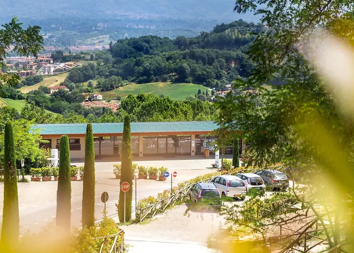 Hotel familiare: hu Norcenni Girasole Village