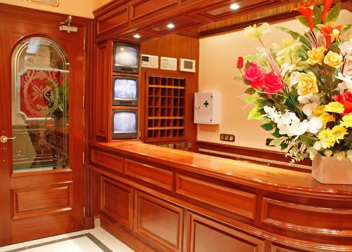  Hostal Victoria I