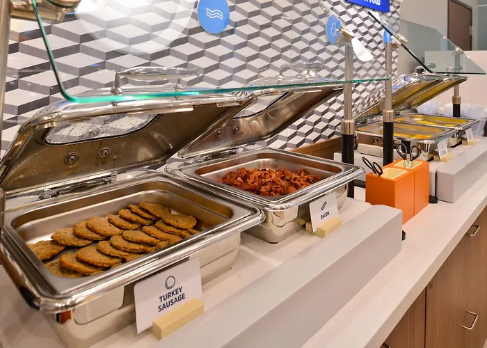 Holiday Inn Express & Suites Marion Northeast By Ihg