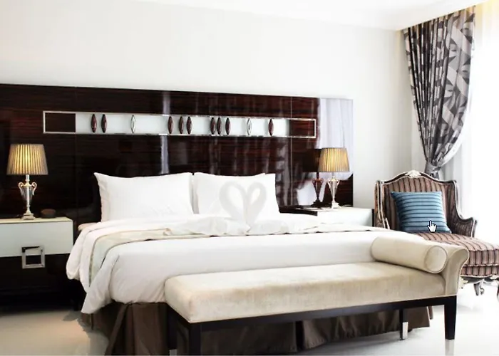 Hotel: Lk Royal Wing