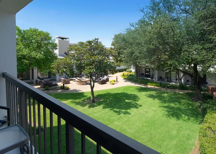 3 star hotels Courtyard Dallas Las Colinas