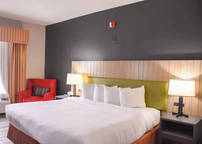 Country Inn & Suites By Radisson Bloomington-Normal West, Il