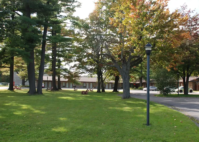 B&B only: Rideau Heights Inn