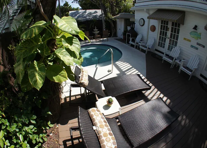 Hotel with view: Seascape Tropical Inn (Adults Only)