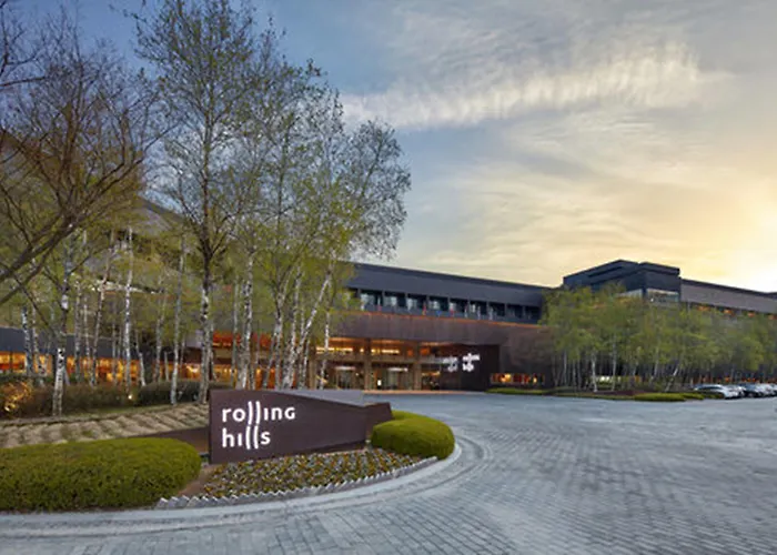 Rolling Hills Hotel