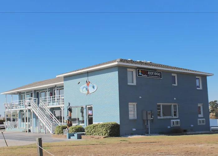 Pet Friendly hotel: Fin 'N Feather Waterside Inn By Kees Vacations