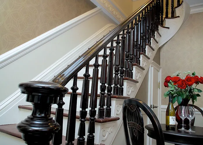 Guest House At Norwalk Inn