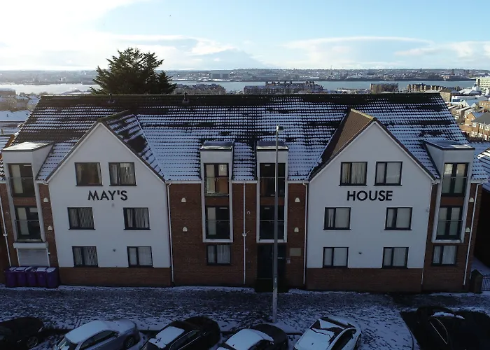 Apart hotel: Mays Apartments: City Centre Convenience with Free Parking