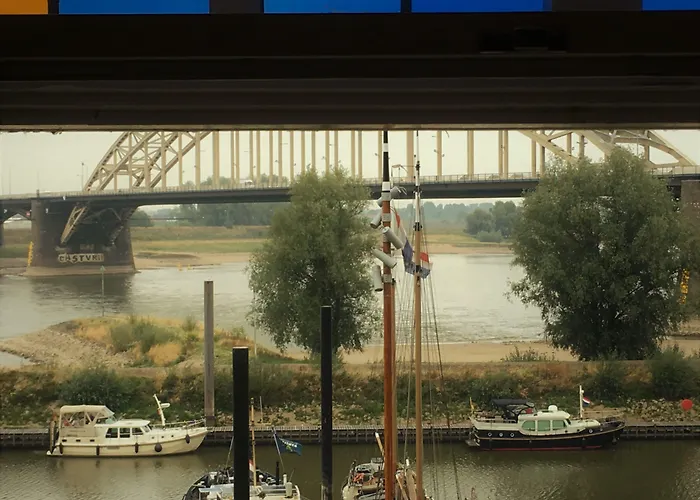 3 sterren hotel: Hotel Courage Waalkade