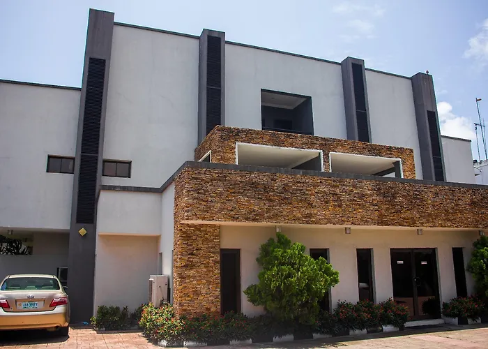 S & S Hotel & Suites