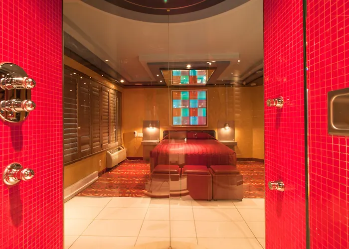 Le Chabrol Hotel & Suites