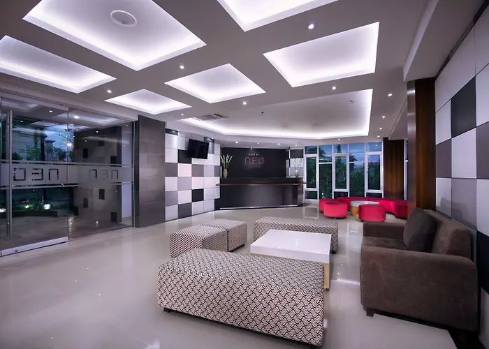 Hotel with pool: Neo Denpasar By Aston