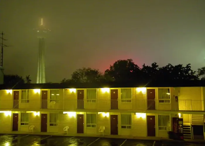 Fairway Inn By The Falls