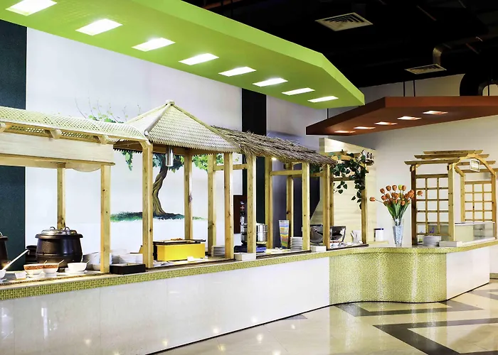 Amos Cozy Hotel Melawai