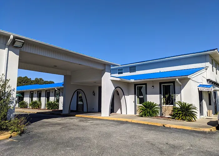 Motel: Garden Inn & Suites