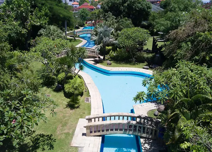 3 star hotel: The Cakra Hotel