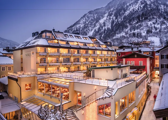 Norica - Thermenhotels Gastein Mit Dem Bademantel Direkt In Die Therme