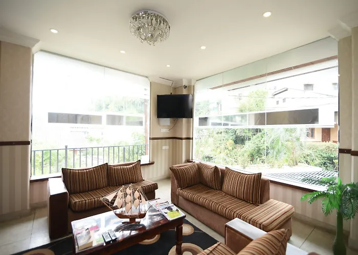 Airport Hotel: Galaxy City Hotel