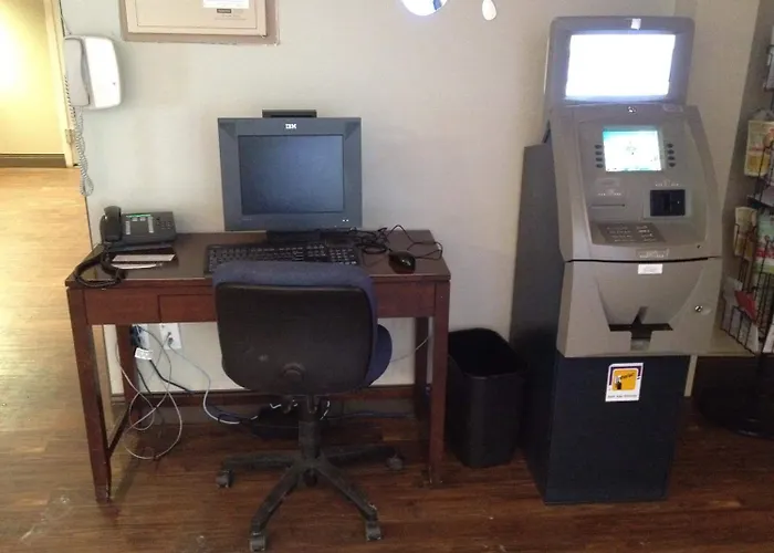 Motel: Airport Motor Inn