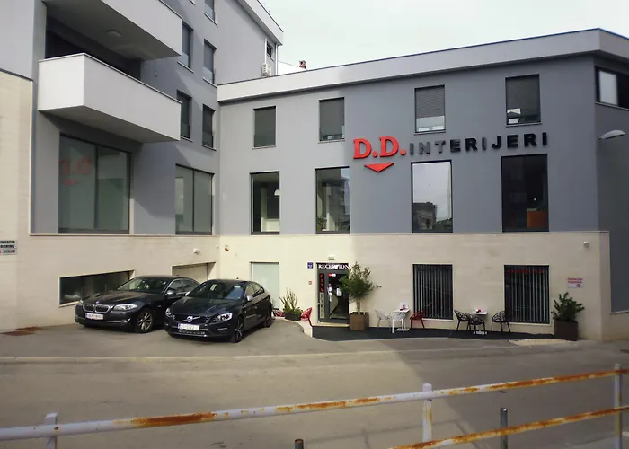  Pula City Center Accommodation - Breakfast Included